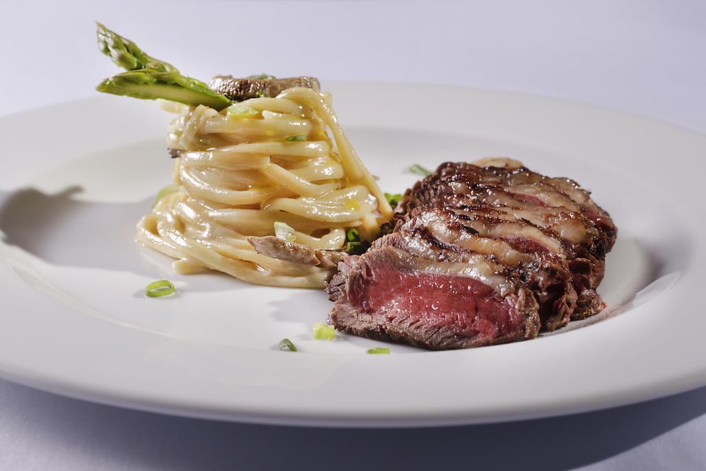 קאבו דה סנטו אגוסטינו Sheraton Reserva Do Paiva מראה חיצוני תמונה A steak prepared sous-vide