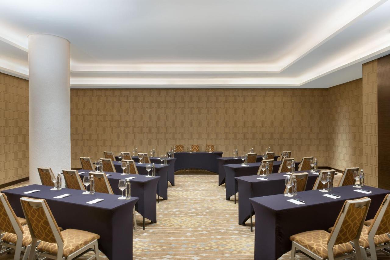 קאבו דה סנטו אגוסטינו Sheraton Reserva Do Paiva מראה חיצוני תמונה A meeting room at the Four Seasons Hotel, London